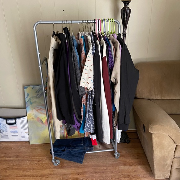 Shoes ex 10 amd 10.5 clothes as large and xl pants and shorts as 34 amd 36 - Picture 2 of 4